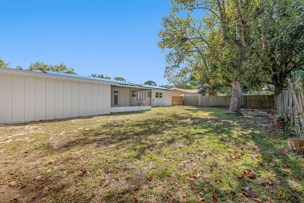 48 of 52 - 15 Oak Lane, Shalimar, FL