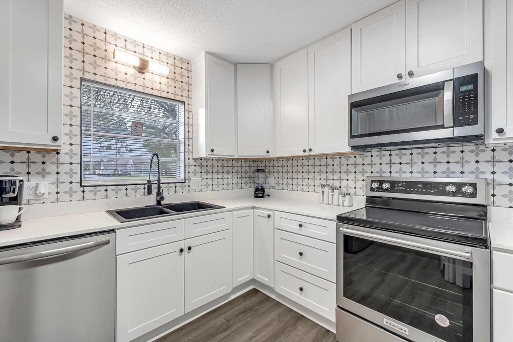 27 of 46 - 12 Nw Memorial Parkway, Fort Walton Beach, FL