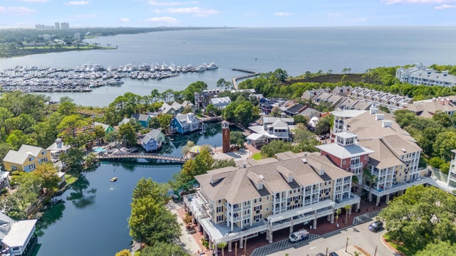 Photo of Listing #988769