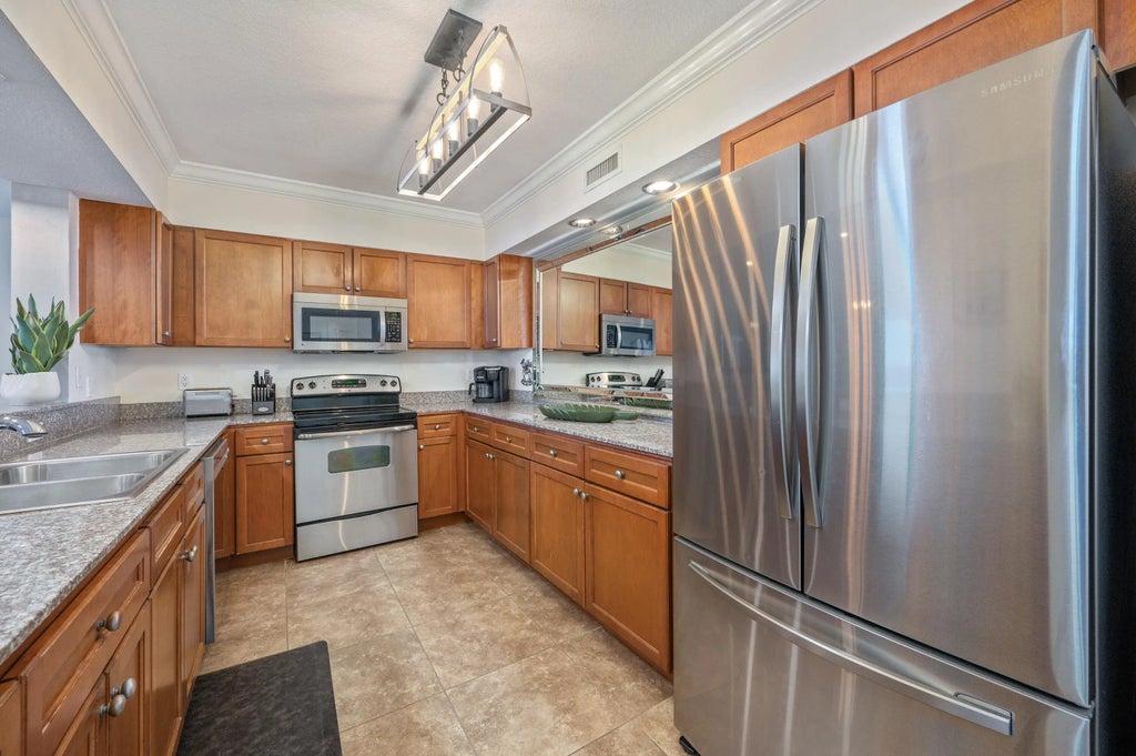 16 of 75 - 1328 Miracle Strip Parkway 402, Fort Walton Beach, FL