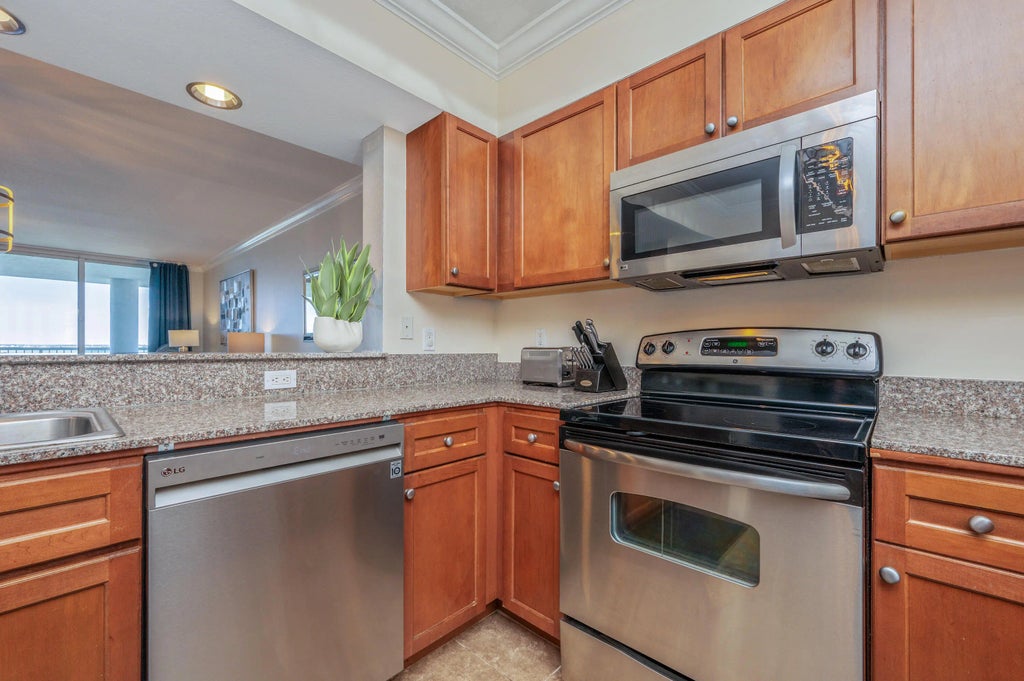 19 of 75 - 1328 Miracle Strip Parkway 402, Fort Walton Beach, FL