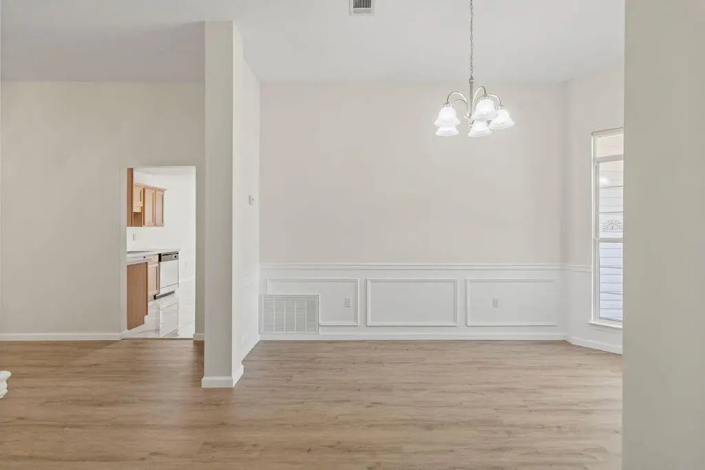 11 of 40 - 949 Claeven Circle, Fort Walton Beach, FL