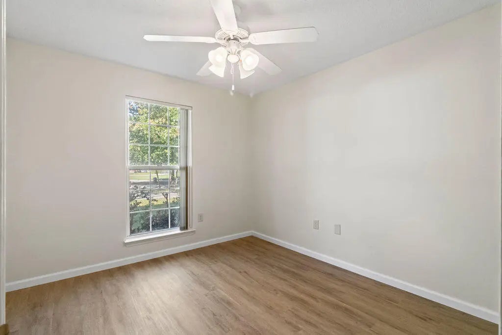 22 of 40 - 949 Claeven Circle, Fort Walton Beach, FL