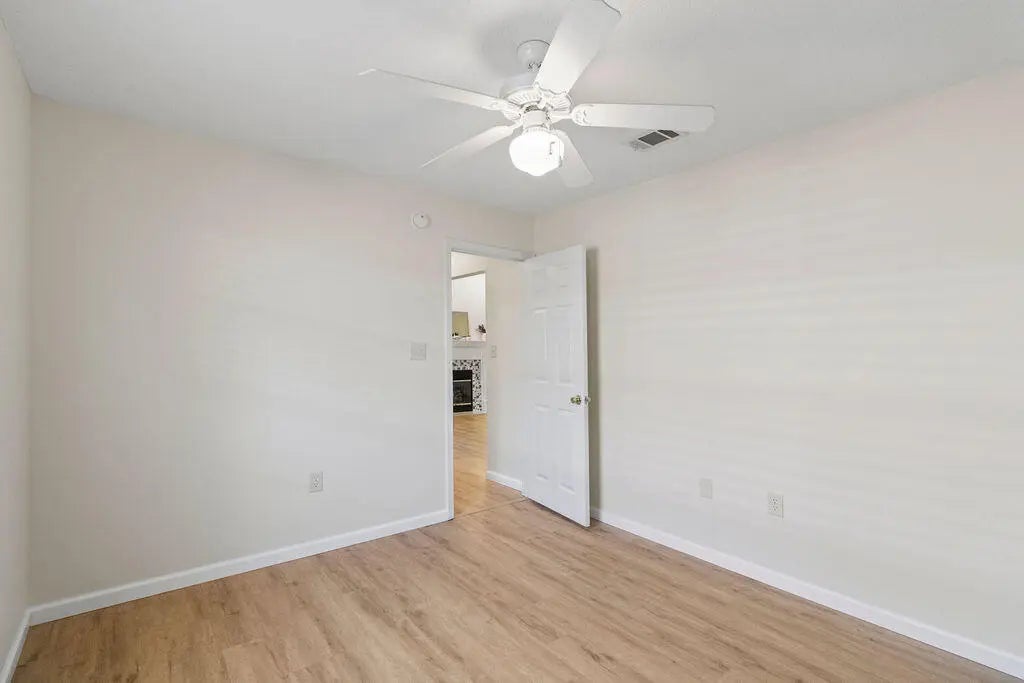 24 of 40 - 949 Claeven Circle, Fort Walton Beach, FL