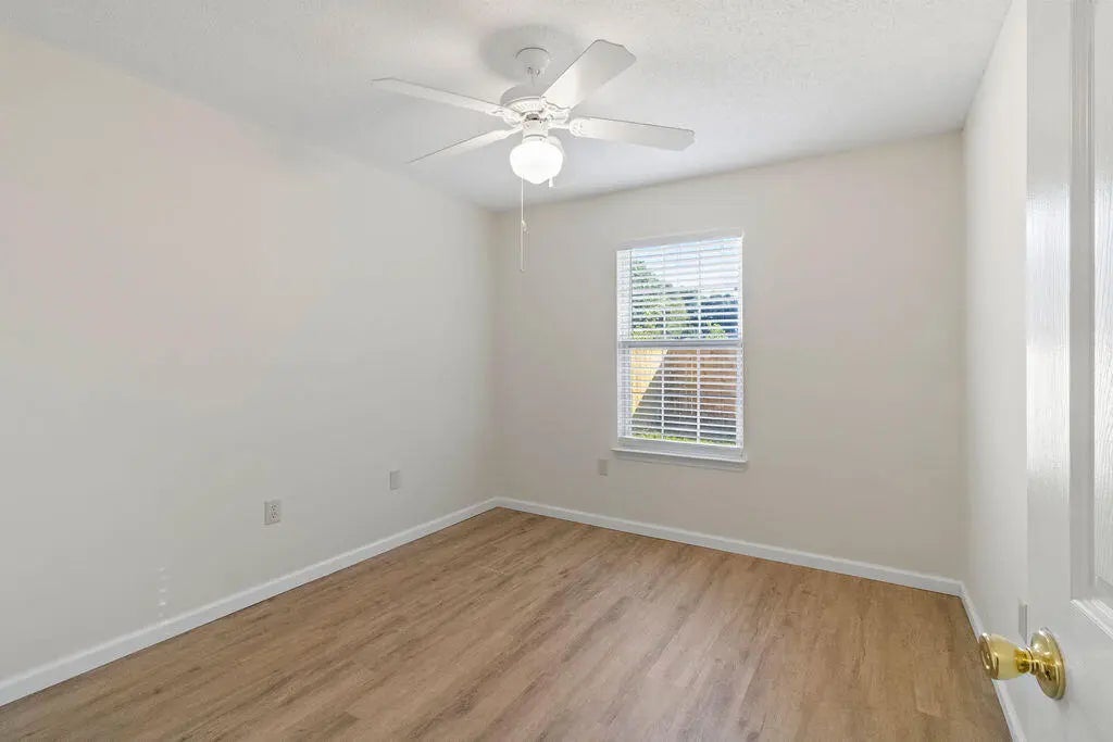 26 of 40 - 949 Claeven Circle, Fort Walton Beach, FL