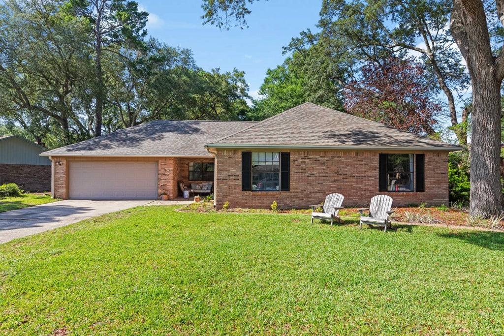 1 of 48 - 207 Oakwood Circle, Niceville, FL