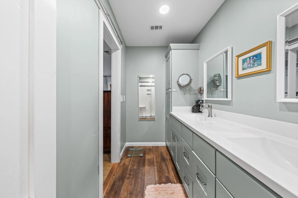 27 of 48 - 207 Oakwood Circle, Niceville, FL