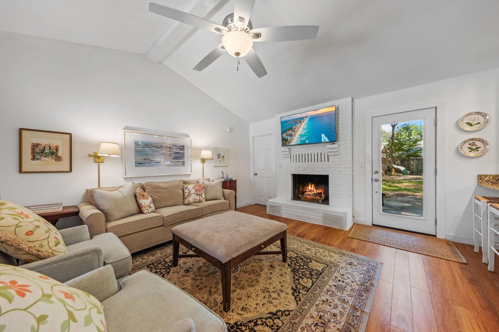 7 of 48 - 207 Oakwood Circle, Niceville, FL