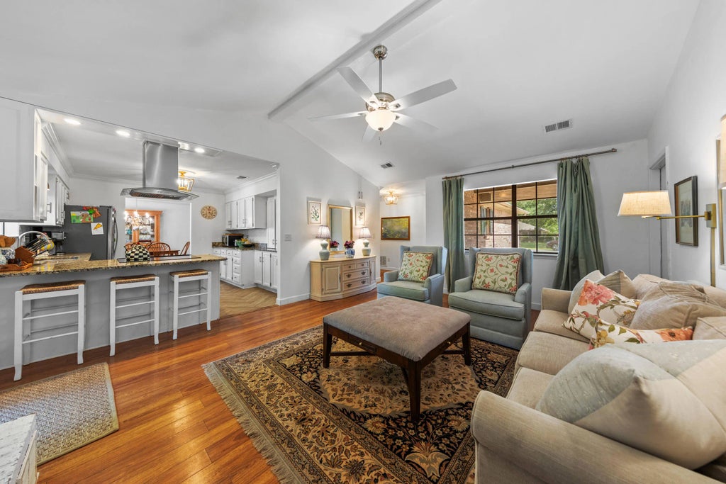 9 of 48 - 207 Oakwood Circle, Niceville, FL