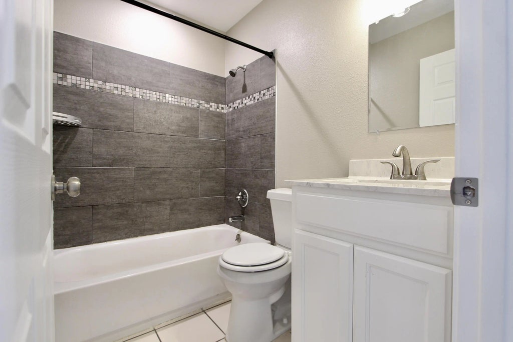 16 of 20 - 200 White Street 6, Niceville, FL