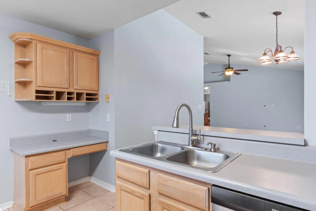 13 of 48 - 8568 Vehlin Court, Navarre, FL