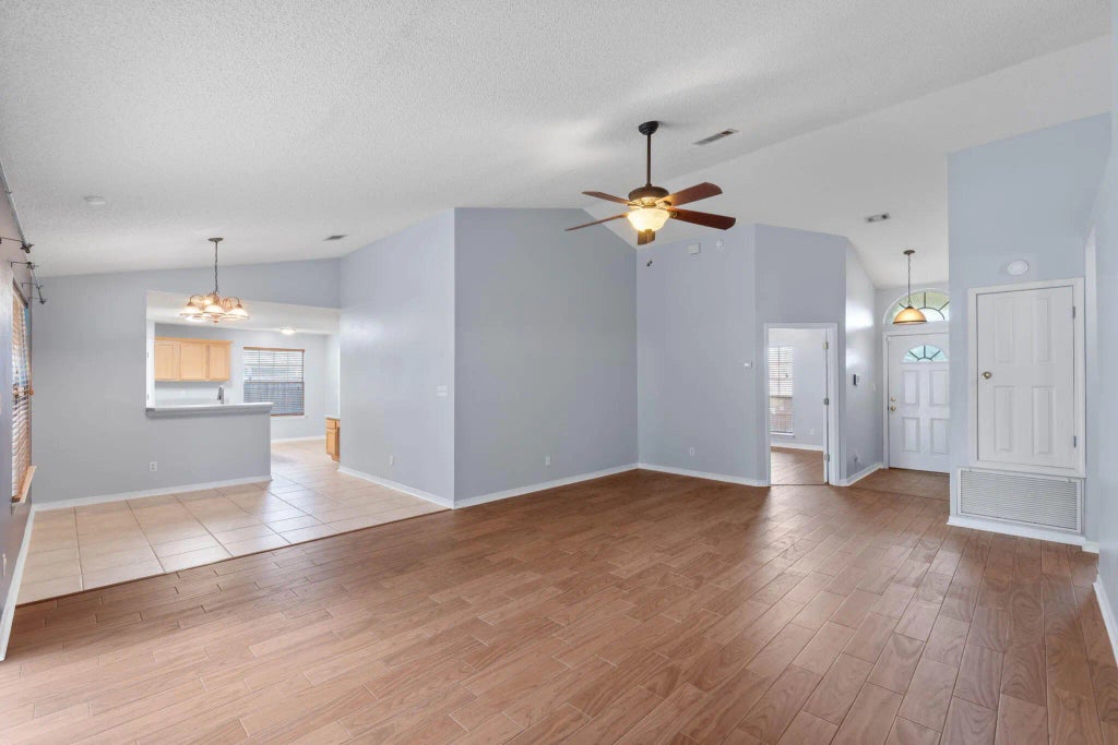 6 of 48 - 8568 Vehlin Court, Navarre, FL