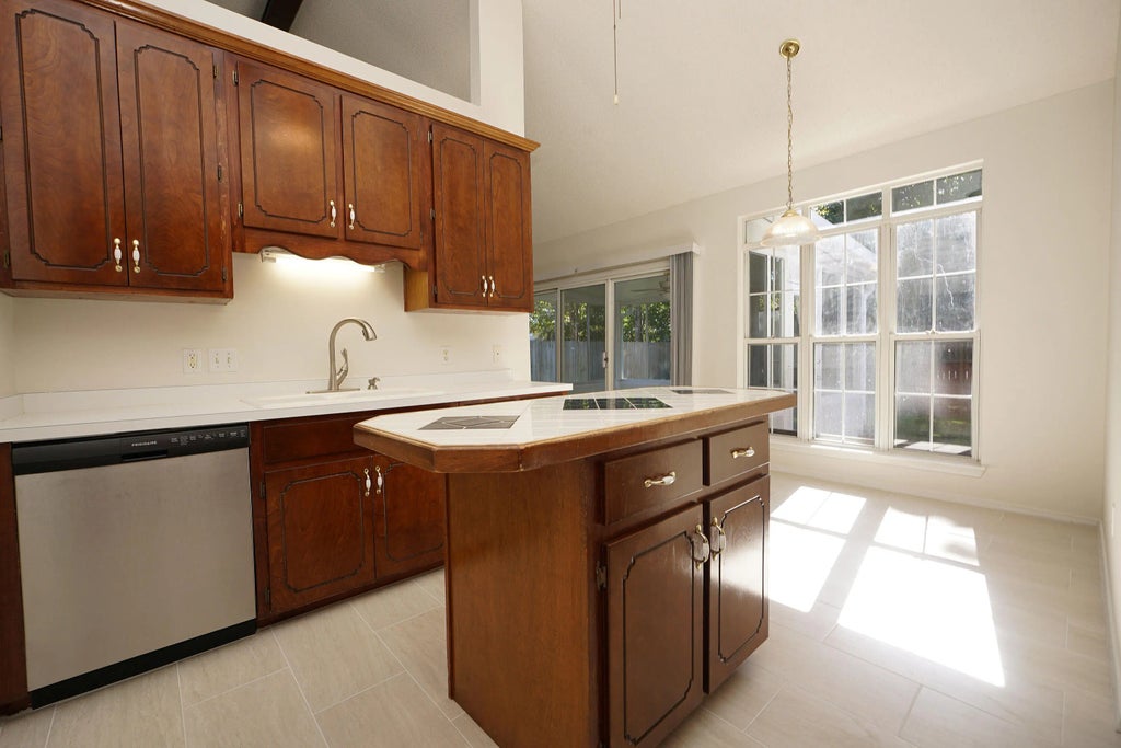 4 of 29 - 4505 Parkwood Square, Niceville, FL