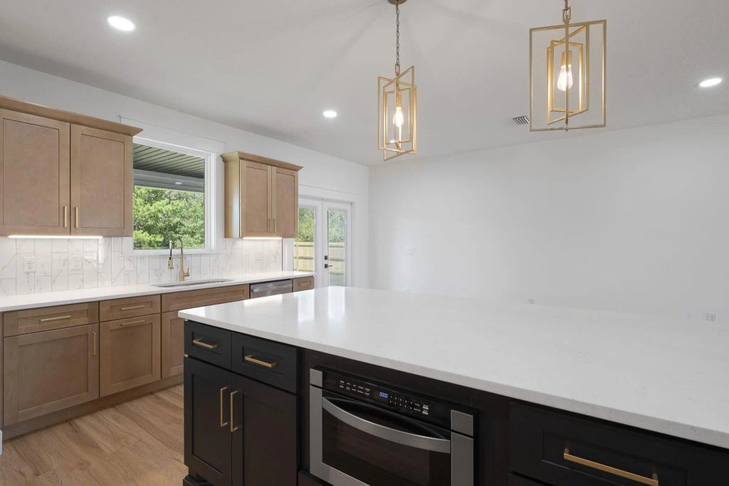 19 of 49 - 7713 Sandstone Street, Navarre, FL