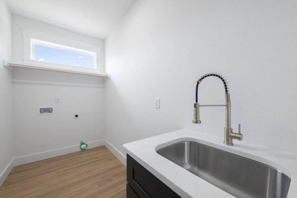 20 of 49 - 7713 Sandstone Street, Navarre, FL