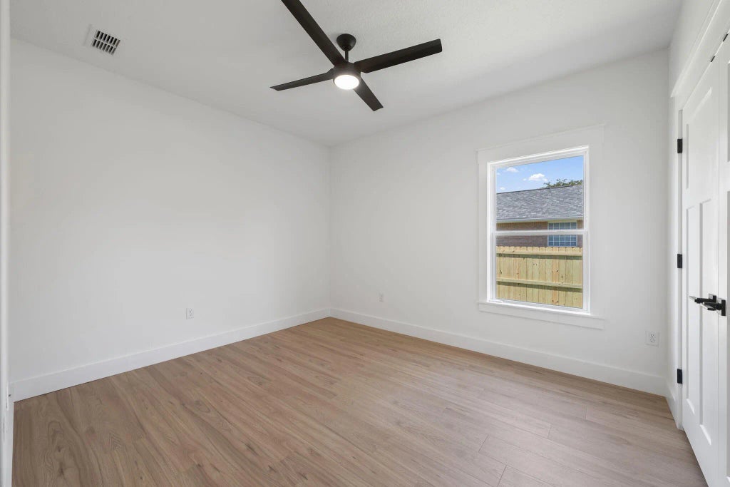 33 of 49 - 7713 Sandstone Street, Navarre, FL