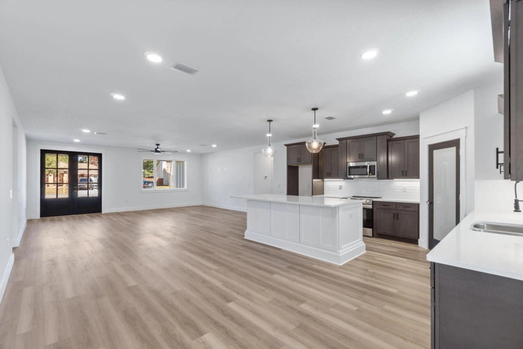 9 of 52 - 8393 Segura Street, Navarre, FL