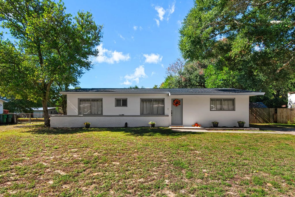 1 of 34 - 415 Avon Lane Lane, Mary Esther, FL