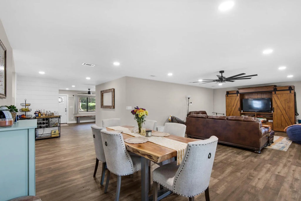 13 of 34 - 415 Avon Lane Lane, Mary Esther, FL