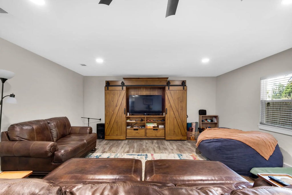 14 of 34 - 415 Avon Lane Lane, Mary Esther, FL