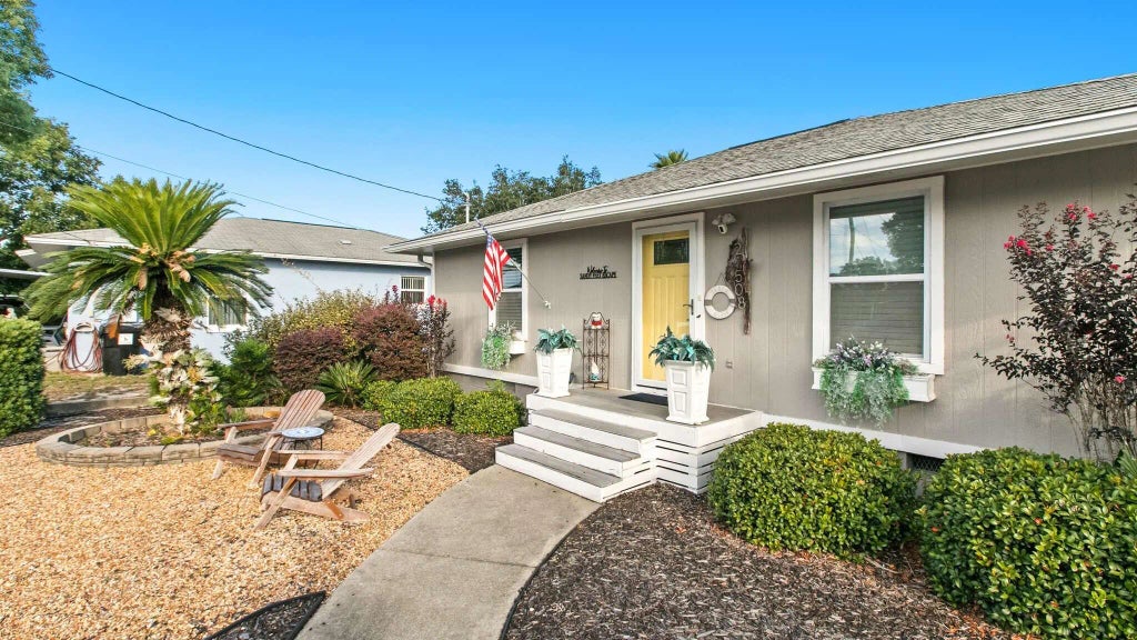 1 of 32 - 21508 Sunset Avenue, Panama City Beach, FL