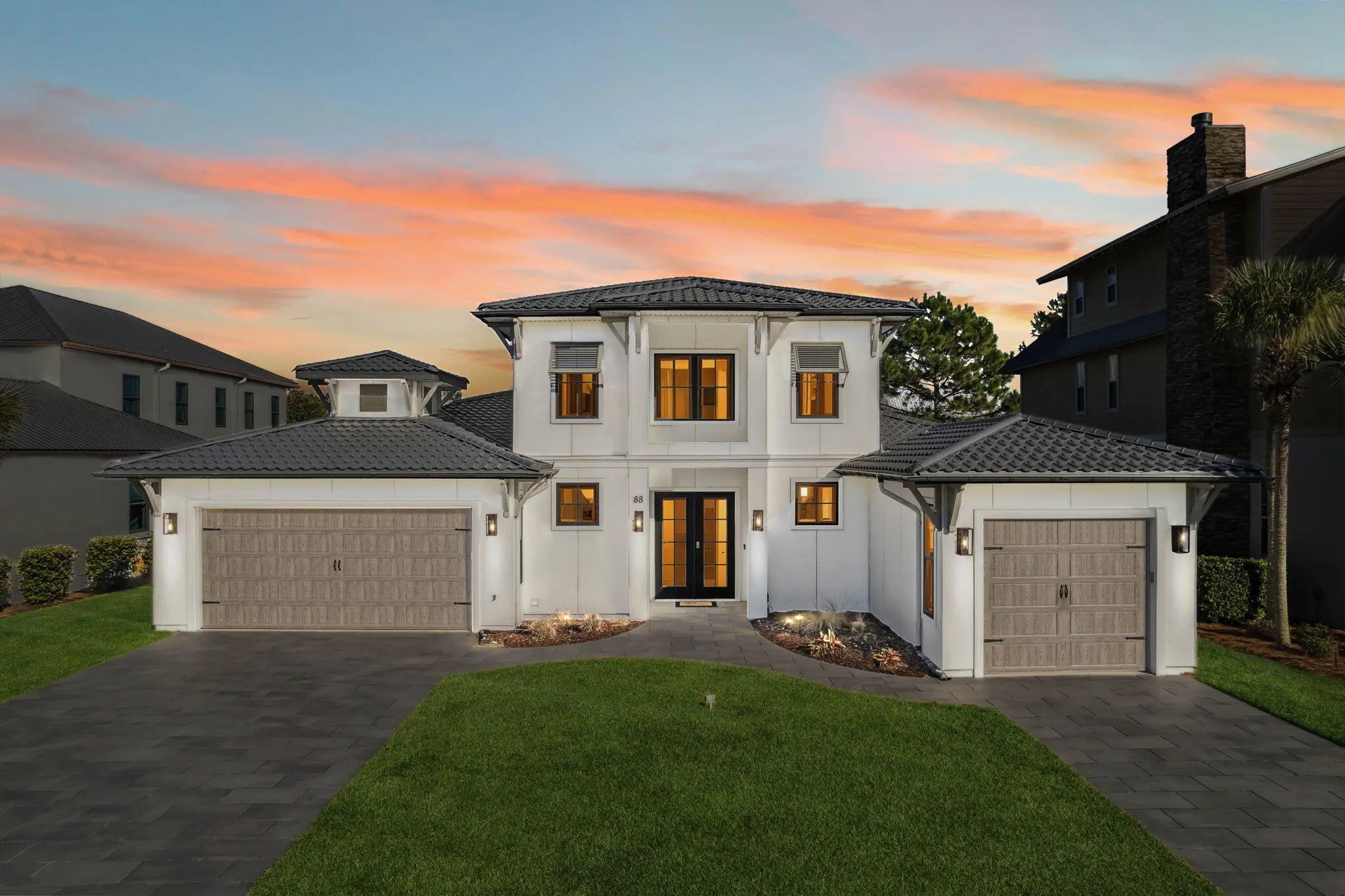 Photo of Listing #989357