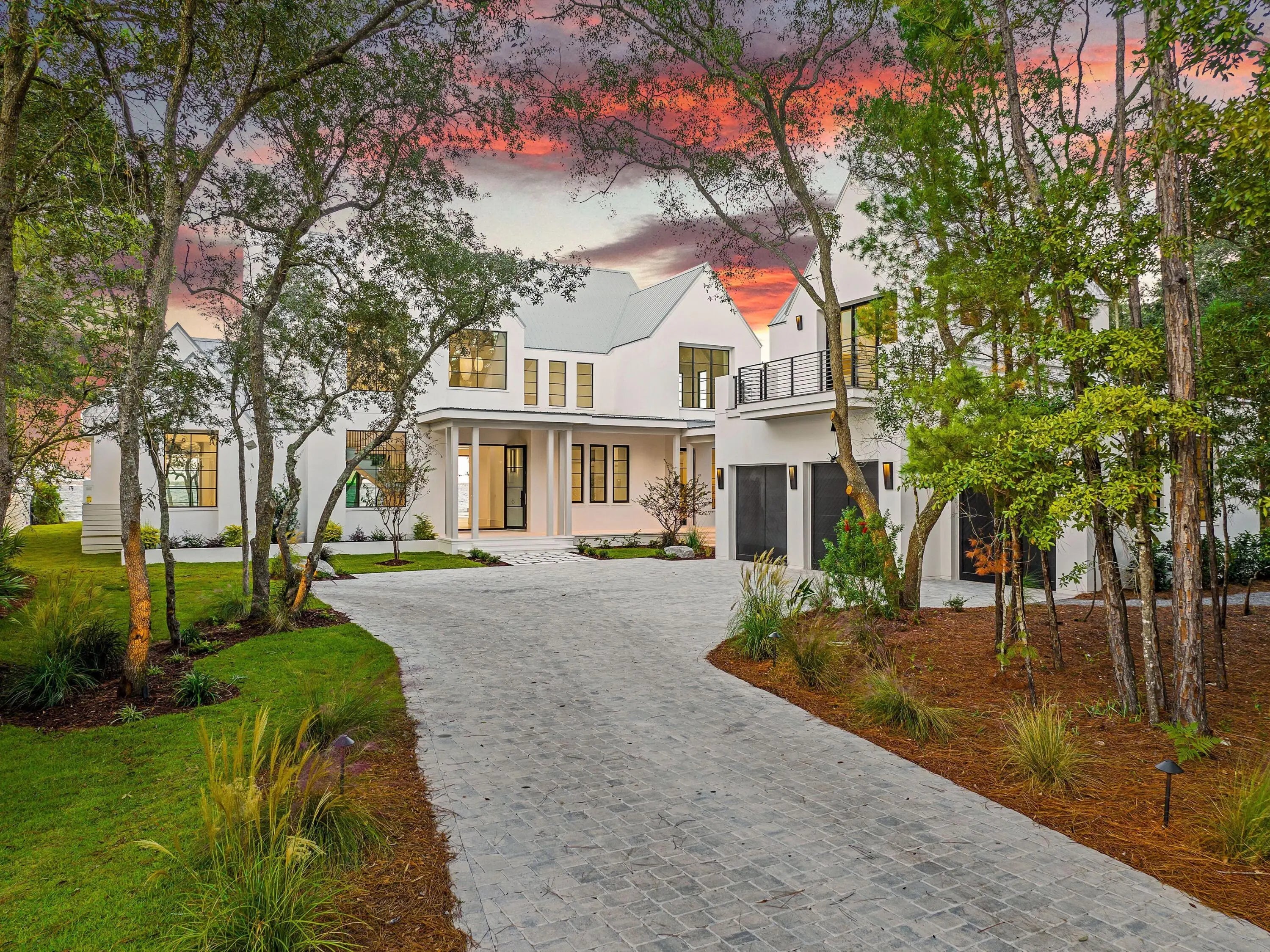 Photo of Listing #989179