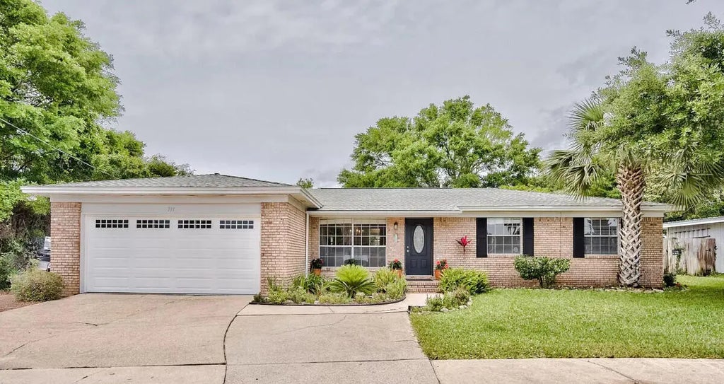 711 Legion Drive, Destin