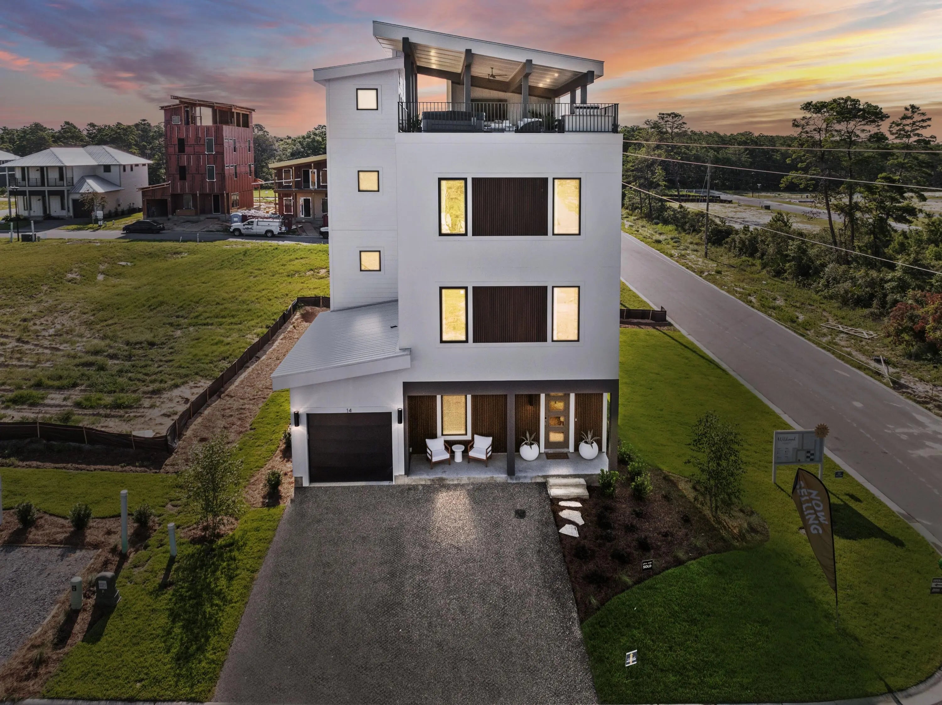 Photo of Listing #989323