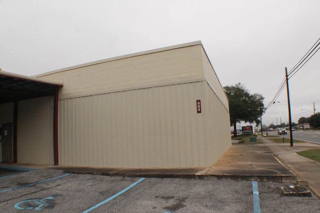 3 of 14 - 404 W James Lee Boulevard, Crestview, FL