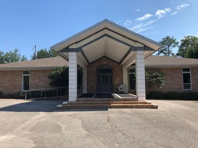 Photo of Listing #828143