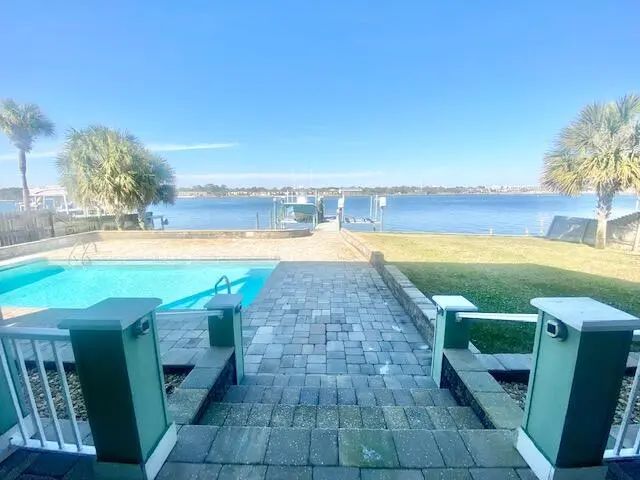 Photo of Listing #909075