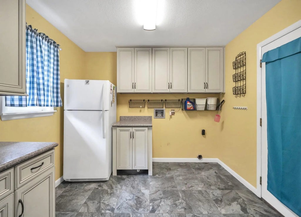 28 of 47 - 14034 331 Business, Freeport, FL