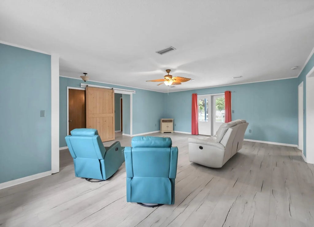 33 of 47 - 14034 331 Business, Freeport, FL