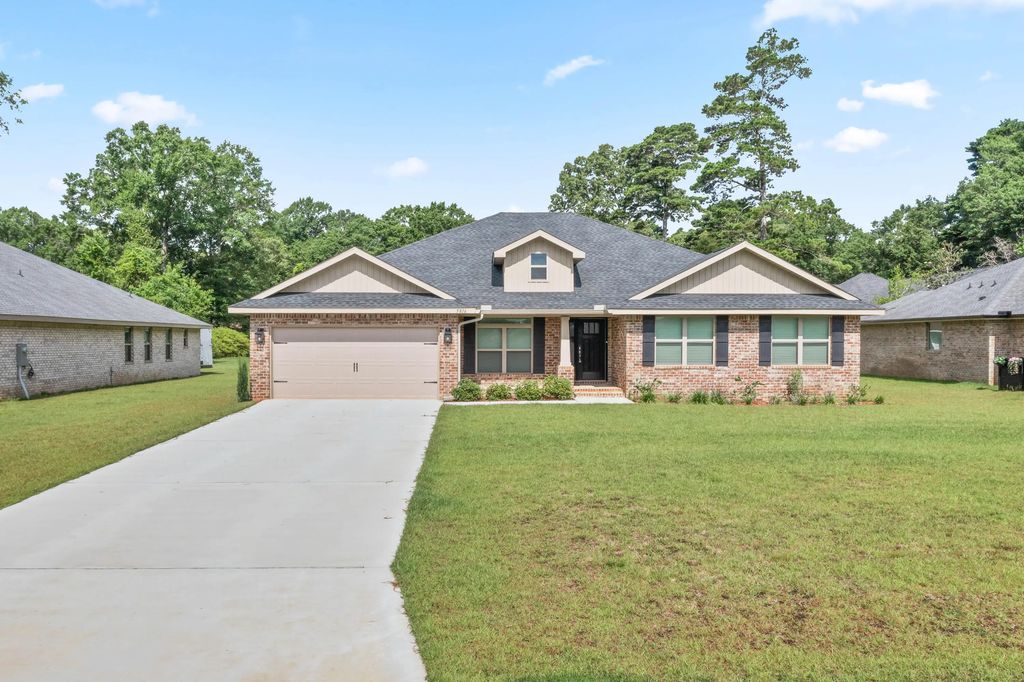 5816 Crestlake Drive, Crestview