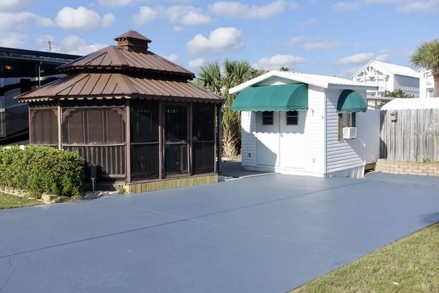 Photo of Listing #944556