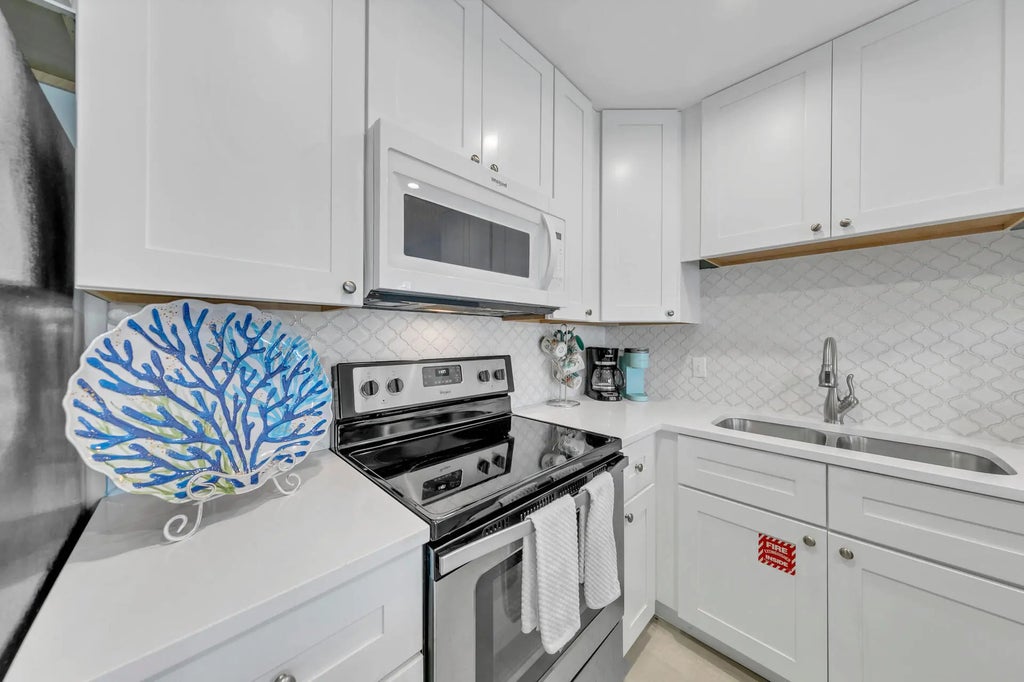 11 of 38 - 3291 Scenic Highway 98 208, Destin, FL