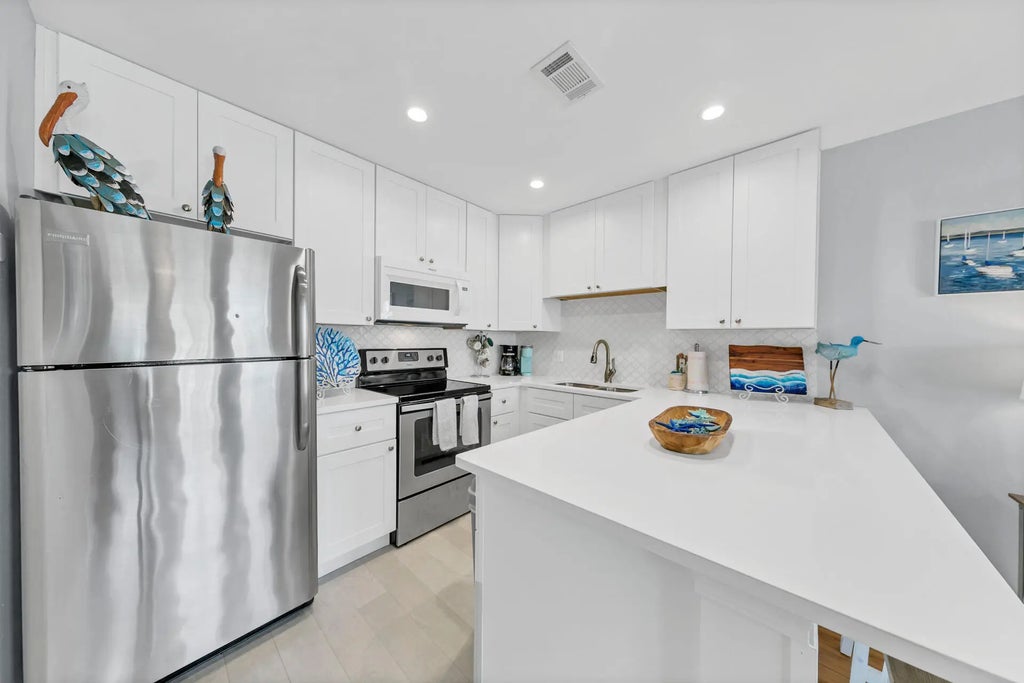 8 of 38 - 3291 Scenic Highway 98 208, Destin, FL