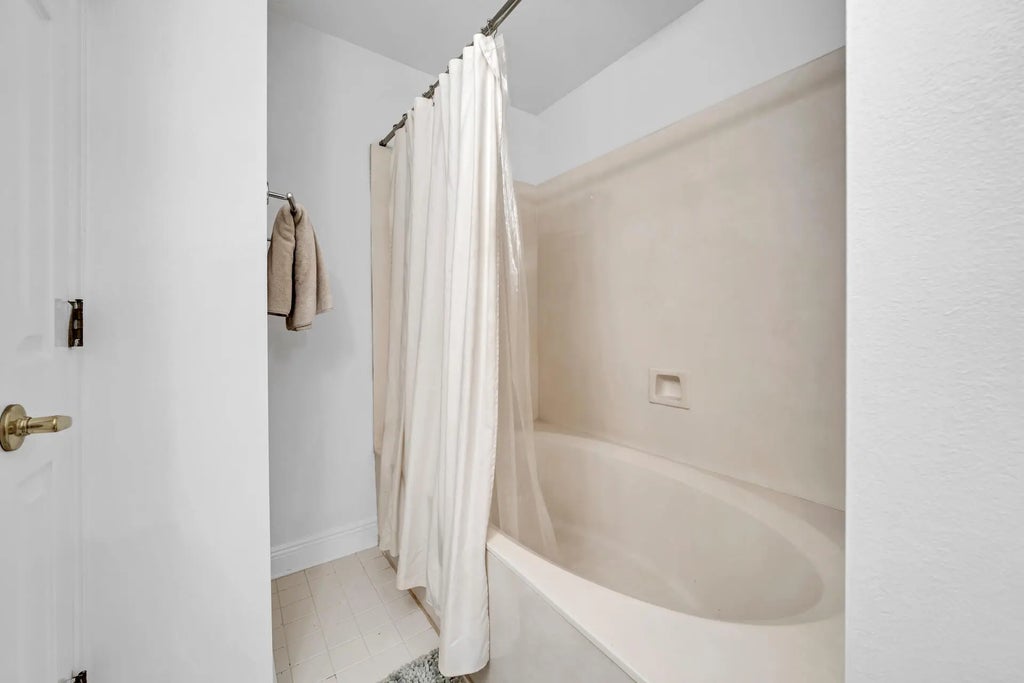 24 of 38 - 64 Vantage Point 64, Miramar Beach, FL