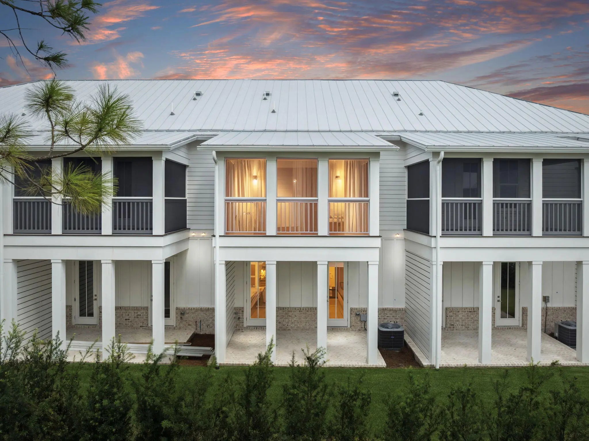 Photo of Listing #955646