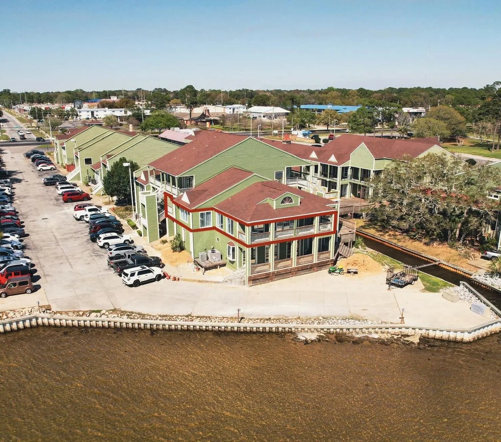 3 of 23 - 348 Sw Miracle Strip Parkway 16a, Fort Walton Beach, FL