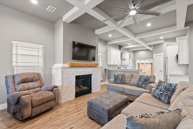 Photo of Listing #958046