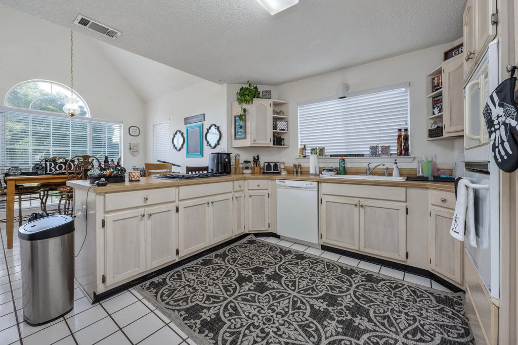 10 of 55 - 2812 Lee Trevino Court, Shalimar, FL