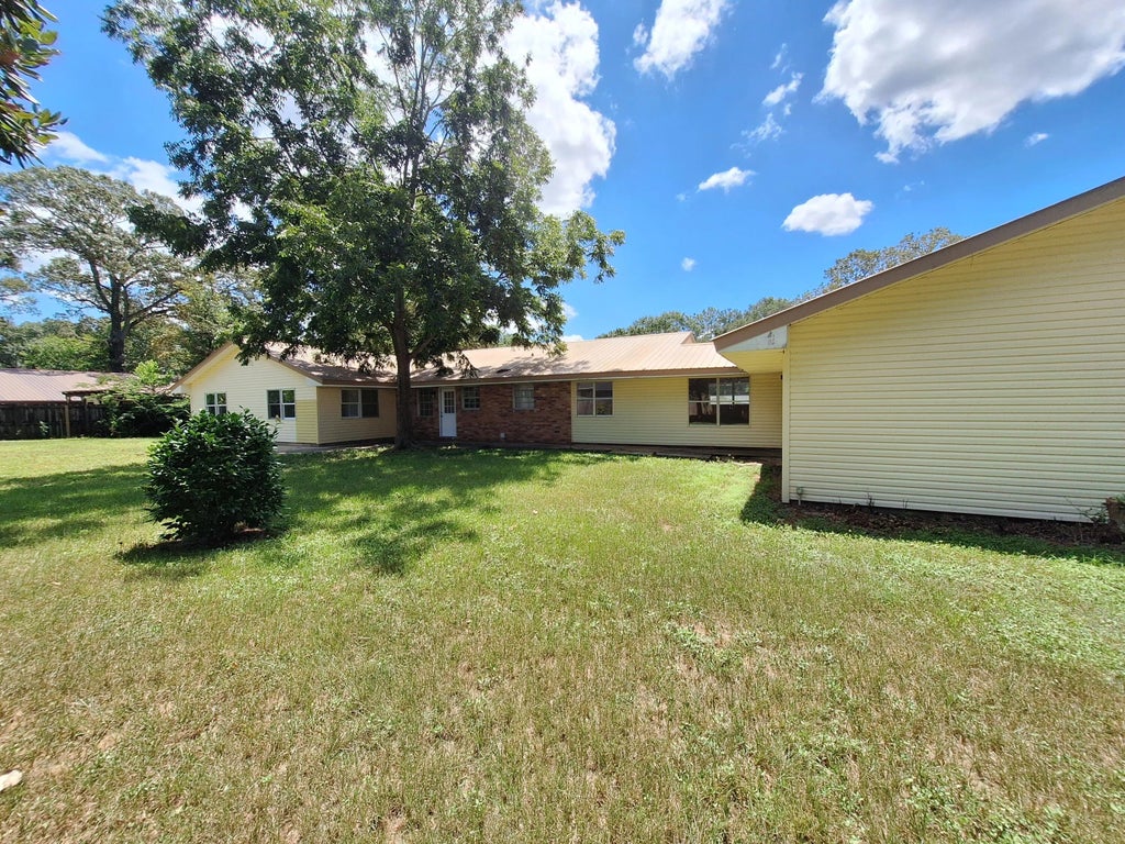 5 of 37 - 131 Phillips Drive, Crestview, FL