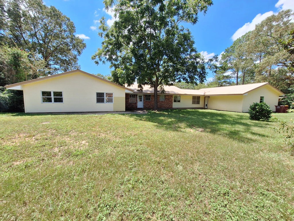 6 of 37 - 131 Phillips Drive, Crestview, FL