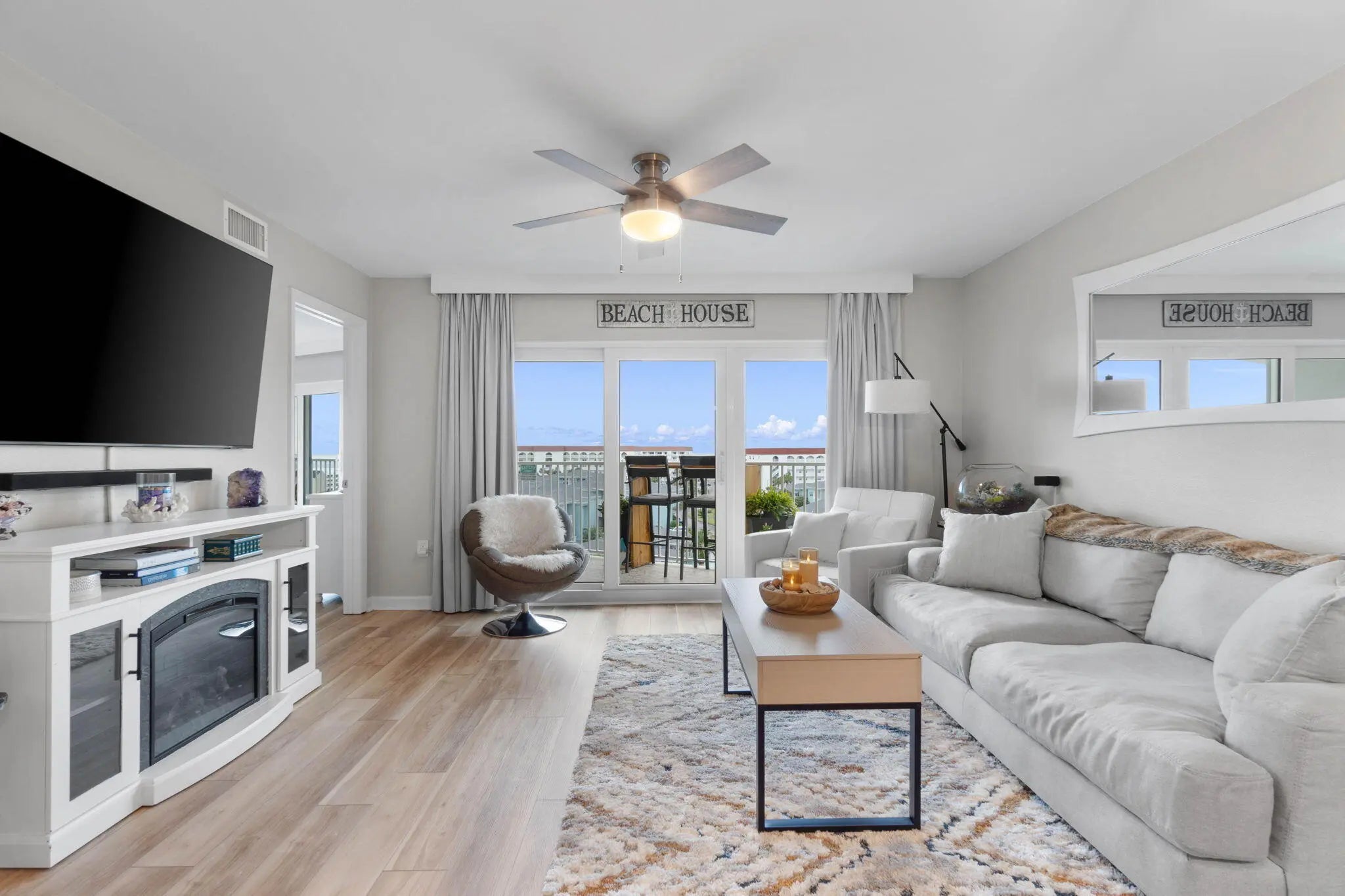 Photo of Listing #958349