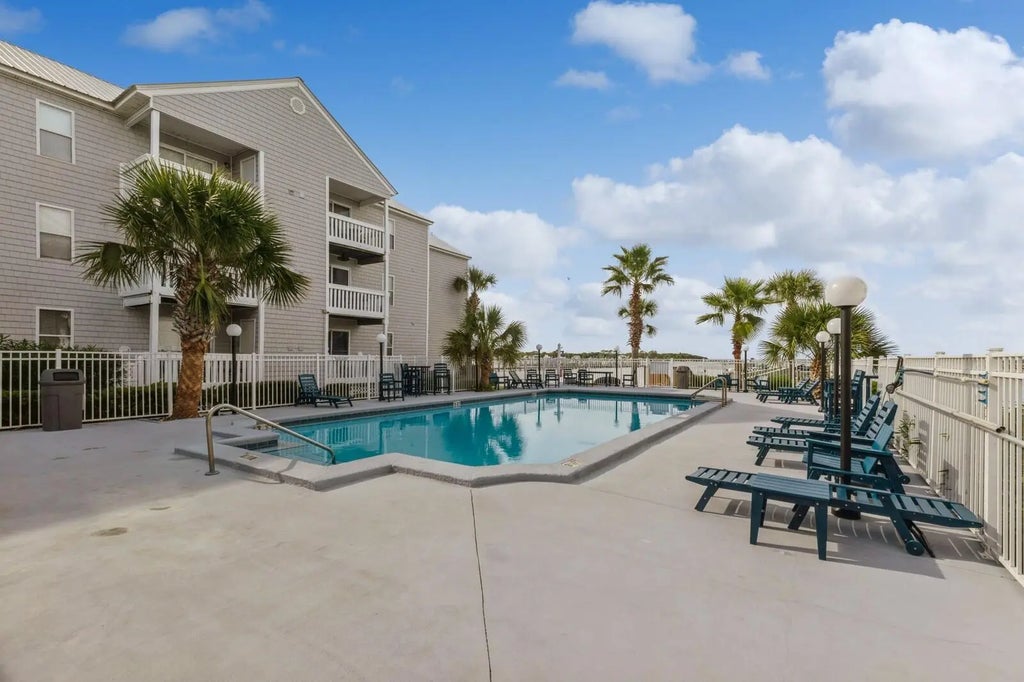 66 of 72 - 1330 Se Miracle Strip Parkway Apt 104, Fort Walton Beach, FL