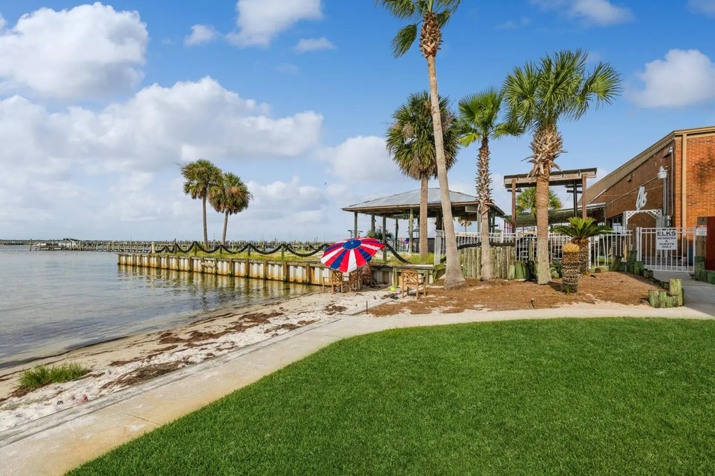 69 of 72 - 1330 Se Miracle Strip Parkway Apt 104, Fort Walton Beach, FL