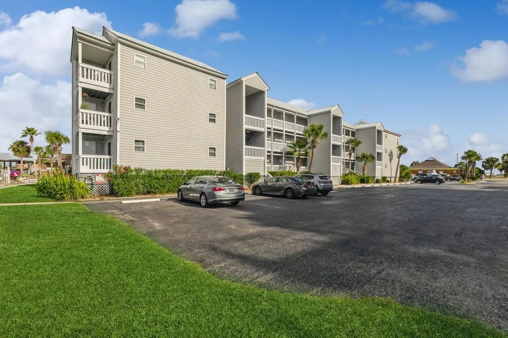7 of 72 - 1330 Se Miracle Strip Parkway Apt 104, Fort Walton Beach, FL