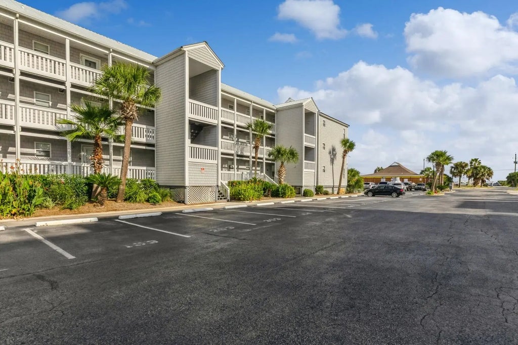 8 of 72 - 1330 Se Miracle Strip Parkway Apt 104, Fort Walton Beach, FL